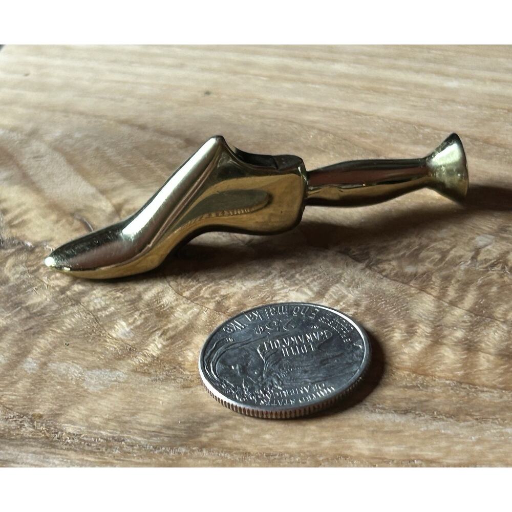 Vintage Brass Shoe Tobacco Pipe Tamper CW Williamsburg Restoration Great Shape - Picture 2 of 6
